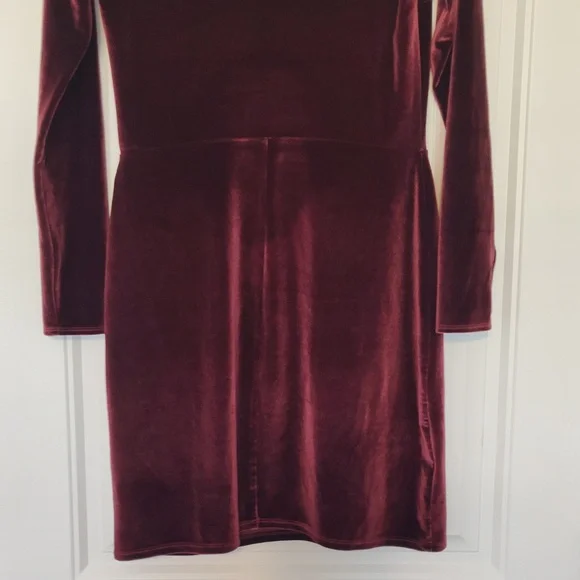 Hollister Velvet Dress - Picture 7 of 7
